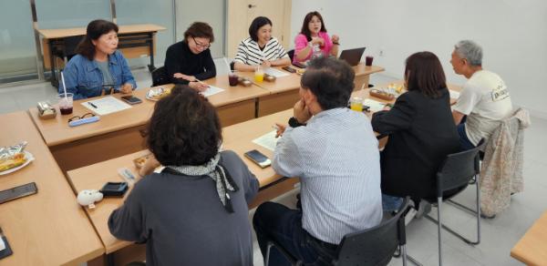 디지털로 이어가는 따뜻한 나눔, 수원시신중년센터 커뮤니티 '디지털 나누미'