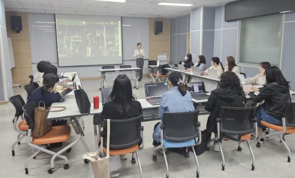 수원시 4개 공공도서관, 인공지능(AI) 활용 독서문화 프로그램 '인공지능(AI), 미래를 읽는 도서관' 운영