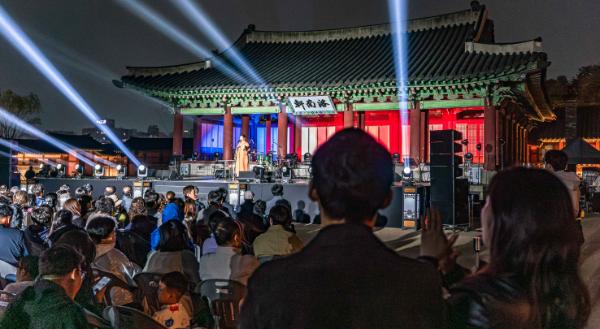  화성행궁 야간개장 '달빛화담, 花談' 개막공연