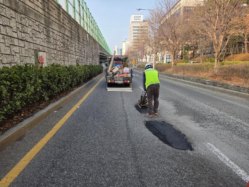 수원시, 해빙기‘도로 집중점검 기간’ 운영