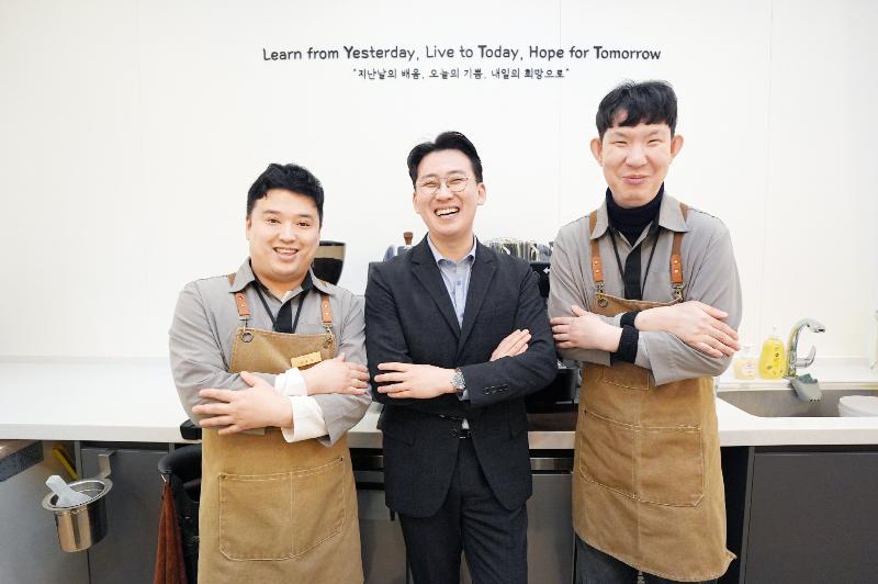 [장애인의 날 특집] – 발달장애인 바리스타가 맛있는 커피를 만들어 드립니다 