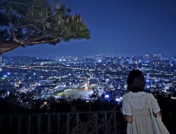 역사를 품은 성곽 위 봄바람, 수원화성 야경 산책 코스 3곳  사진