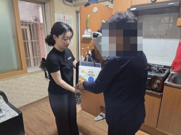  추석 연휴에도 빈틈없는 돌봄… '새빛꾸러미' 300가구 전달