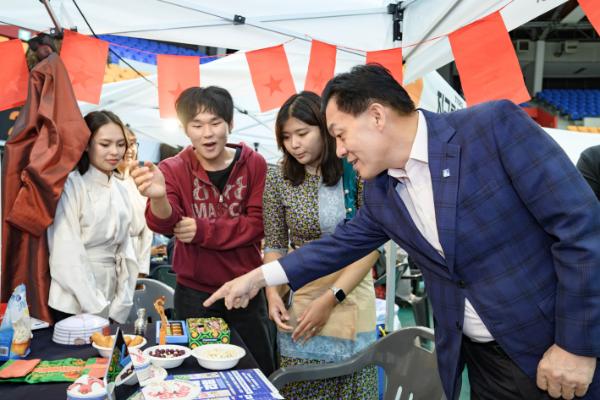 수원 5개 대학 청춘 한자리에… 대학생 한마음 축제 '2026 수페리얼' 개최