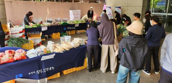 '시민에게 찾아가는 직거래 장터' 운영