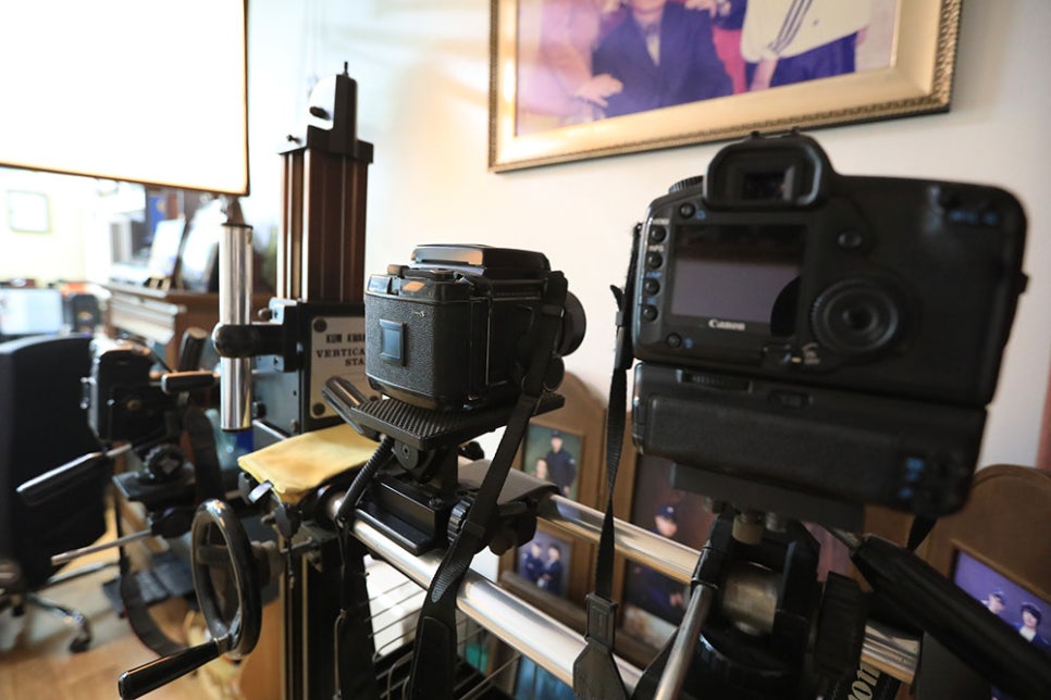 가게 곳곳에는 오래된 필름 카메라들이 놓여 있었어요. 사진을 좋아하시다 보니 카메라에도 관심이 많으셔서 오래된 카메라 수집도 하신다고 합니다.