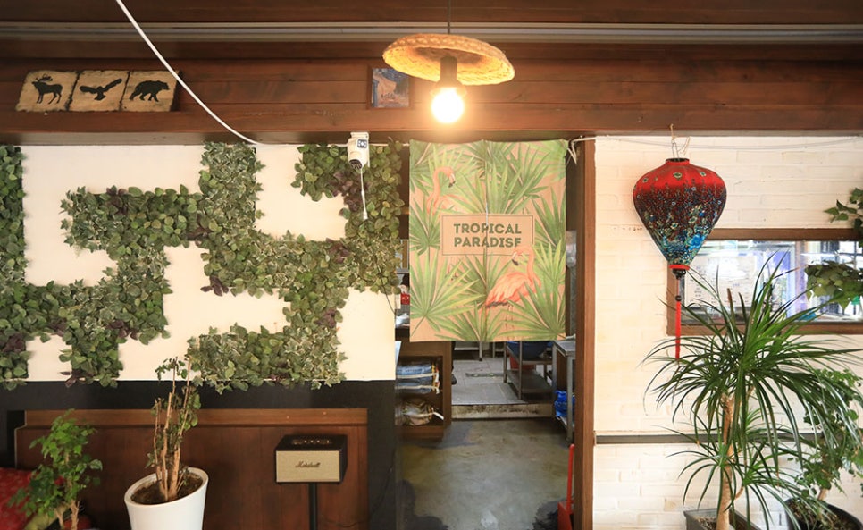 청년밥상에서 판매하고 있는 착한 품목은 해물 된장찌개, 차돌박이 순두부찌개 각 7,000원입니다.