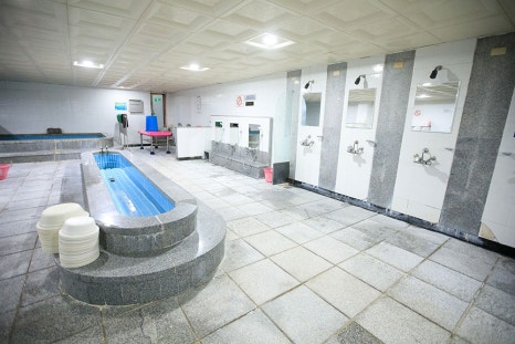 가장 중요한 수질관리부터 청소와 위생, 그리고 냄새까지 중요하게 관리하고 있기에 30년이라는 세월이 느껴지지 않을 만큼 쾌적하게 운영되고 있는 모습입니다.