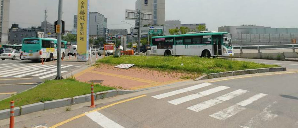 도시숲 조성 사업 전 수원역 교통섬 사진